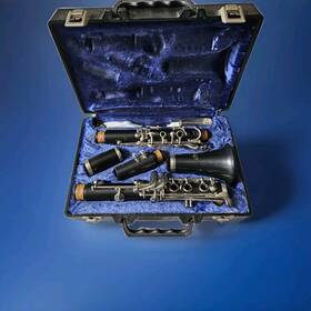 190175 Armstrong Bb Clarinet Includes Case And Mouthpiece