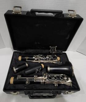 641573 Buffet Crampon 2002 Student B12 Clarinet With 9 New Reeds Case And Manuals