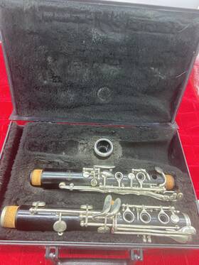 111567 Bundy Clarinet With Hard Case