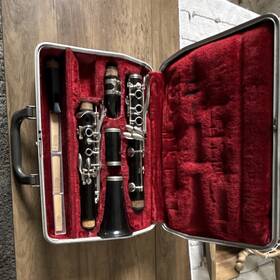 244178 Bundy Clarinet Black Plastic With Case Mouthpiece Reeds Serial