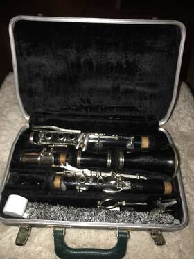 570575 Bundy Clarinet With Hard Case