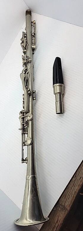 C1139 Elkhart Rare Columbian Ind. Metal Clarinet / Serial #