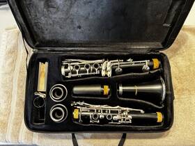 Hisoric A11469 Never Played Bb Clarinet Black Plastic Body With Hard Case