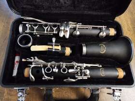 6403e Hunter 6403 Clarinet With Case Excellent Condition