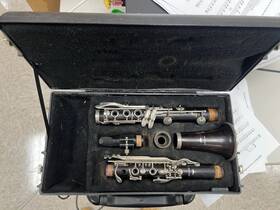 A32571 Leblanc Wooden Clarinet With Case Needs Repad But Functional As Is