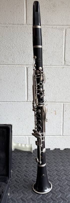 B48383 Leblanc Noblet 40 Intermediate Wooden Clarinet Preowned Fair Condition