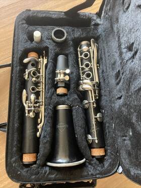 54804 Normandy 10 Wood B Flat Clarinet With New Pads And Corks. Leblanc Mouthpiece