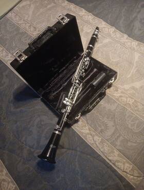 19925 Olds Student Line Clarinet Black W Hard Case