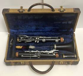 Gr1772b Penzel Mueller Vintage Penzel-mueller New York Clarinet With Case Incomplete Set