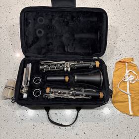 1150-cl Rossetti Bb Student Clarinet Wood Grain Black With Mouthpiece And Case