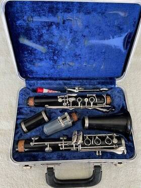 115144 Selmer Bundy Bb Clarinet Plastic Black 1956