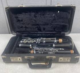 28839 Selmer Signet 32135 Soloist Wood Clarinet In Playing Condition