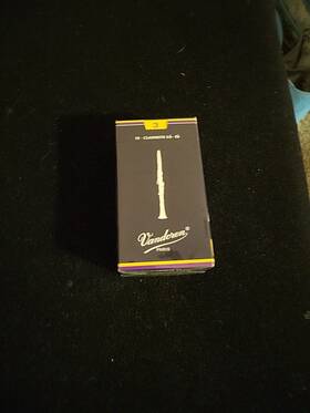 Cr10 Vandoren Avd Cr10... Sib Clarinet Reeds Traditional All Strengths - Box Of 10