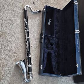 201750 Vito Chateau Bass Clarinet Black Silver Plastic Metal With Case Mouthpiece