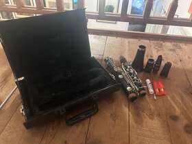 8798957212 Vito Reso-tone 3 Clarinet Woodwind Instrument With Hard Plush Carrying Case