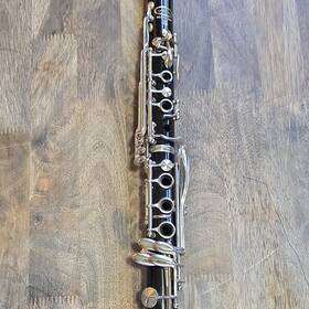 Vito C85287 B Clarinet Black/silver Medium Bore Adjustable Thumb Rest With Case