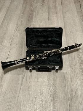 001329a1 Yamaha Black Bb Clarinet Model # 001329a1- Great Condition One Reed With Case