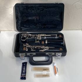 005956 Yamaha As Is 20 Japan Student Clarinet With Black Hard Case Extra Reeds