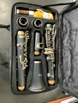 Mendini By Cecillio Saxaphone MCT-JE2 M2302140 With Case. Fixed Price $67.50.