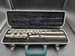 Bundy Selmer Flute With Green Hard Case Black Velvet Lining. Fixed Price $39.99.