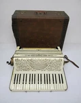 Vtg C1930S Wurlitzer Patent 1984079A Piano Accordion 120 Bass Keys & Case Is. Fixed Price $199.95.