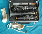 Clarinet Suzuki Musique Student Bb With Hard Case. Fixed Price $55.00.