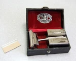 Vintage Ever-ready 1924 Style Safety Razor Set Wood Case Clean. Fixed Price $55.00.