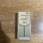 Rico Mitchell Lurie Bb Clarinet Reeds, Box Of 4 Strength 3.5 Open. Fixed Price $15.00.